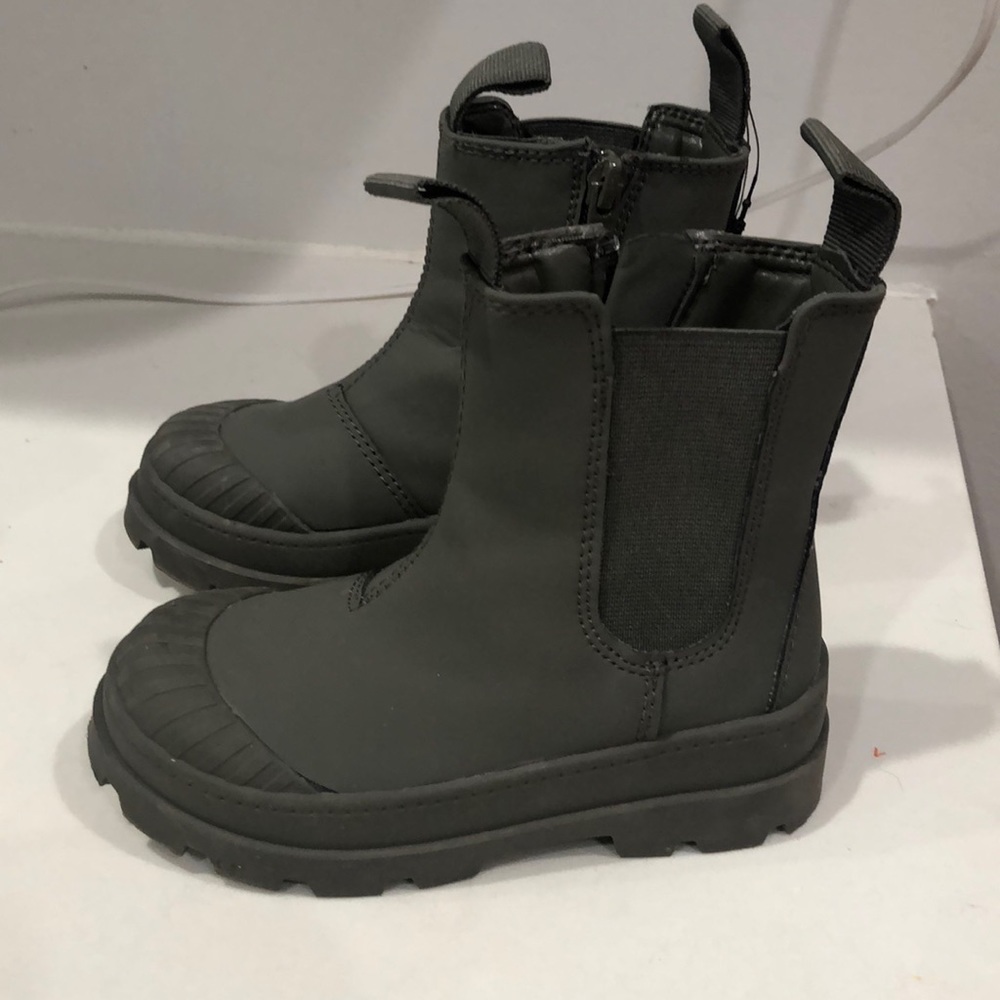 Boots dark green